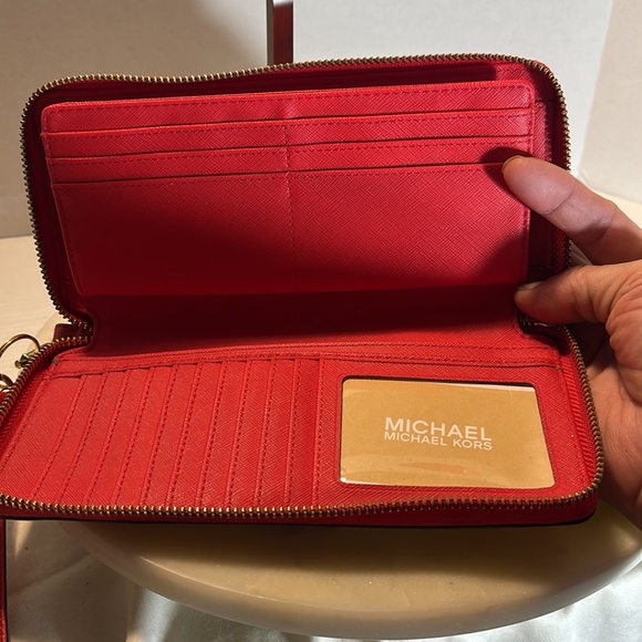 Michael Kors Continental Zip Around Wallet - Picture 8 of 8